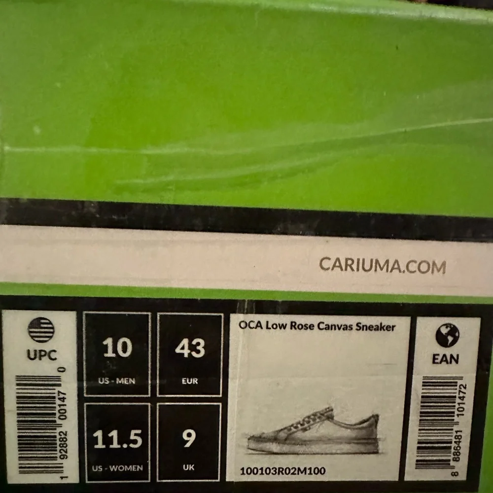 Cariuma Low Rose Canvas Women’s 11.5 Men’s 10 NEW - Picture 3 of 3